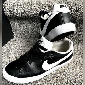 NIKE Court Royale sneakers